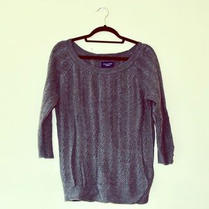 American Eagle grey 3/4 sleeve sweater
